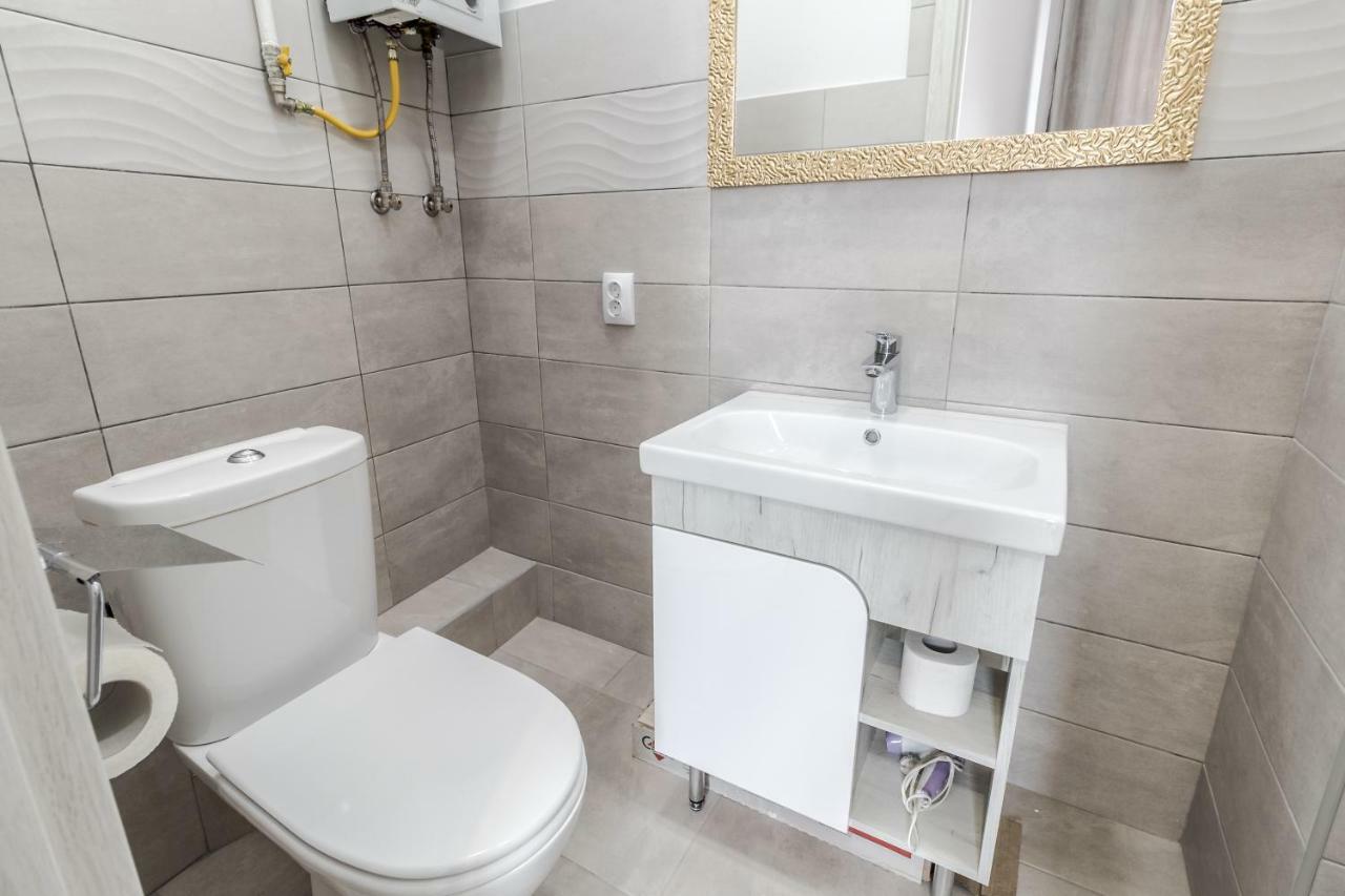 Midwheel Apartment 9 Lviv Buitenkant foto